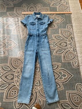 Good American Light Wash Denim Jacket - Collared Zip Front